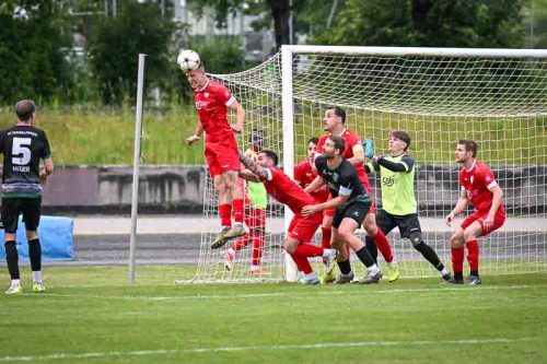 Die Null steht. Mit einer starken Defensivleistung siegte Türkspor Augsburg im ersten Spiel gegen den FC Gundelfingen.